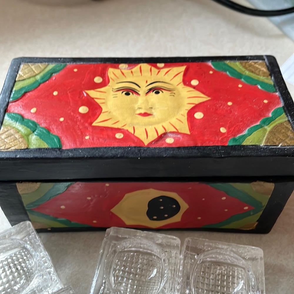 Vintage box with 4 glass blocks for salt . Antique nice for display. Housewares.